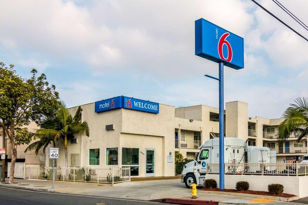 Motel 6 Bell Gardens Eksteriør bilde