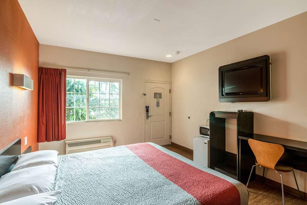 Motel 6 Bell Gardens Rom bilde