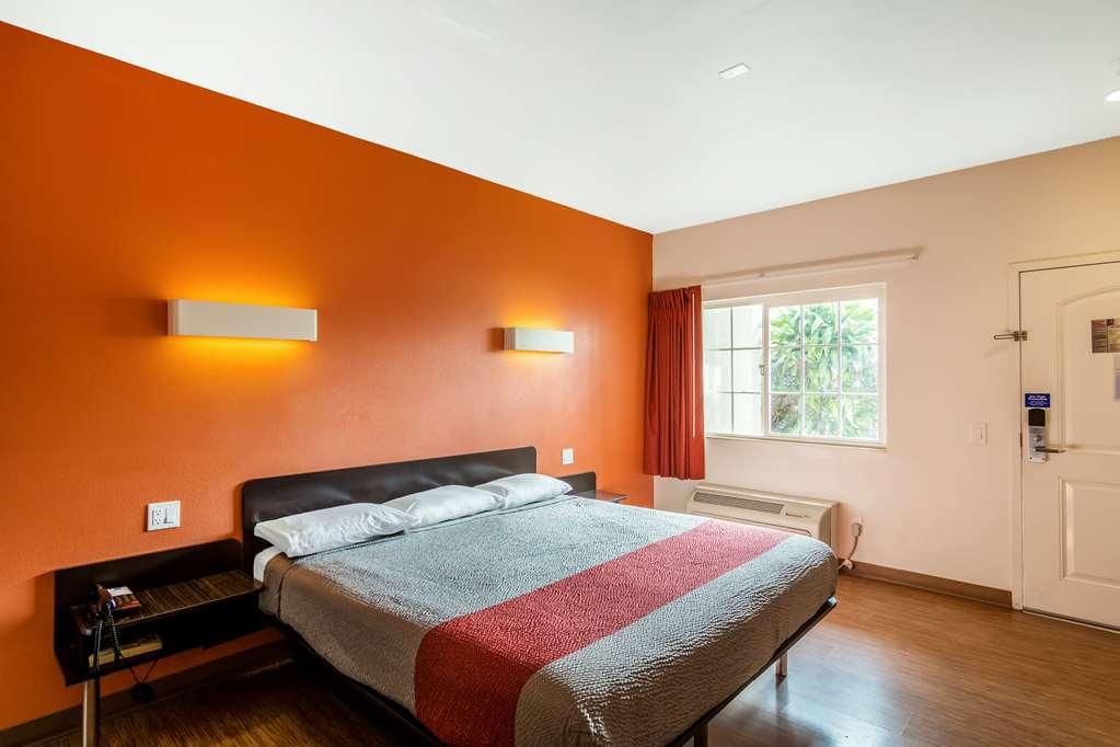 Motel 6 Bell Gardens Rom bilde