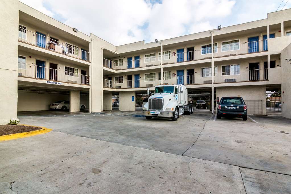 Motel 6 Bell Gardens Eksteriør bilde