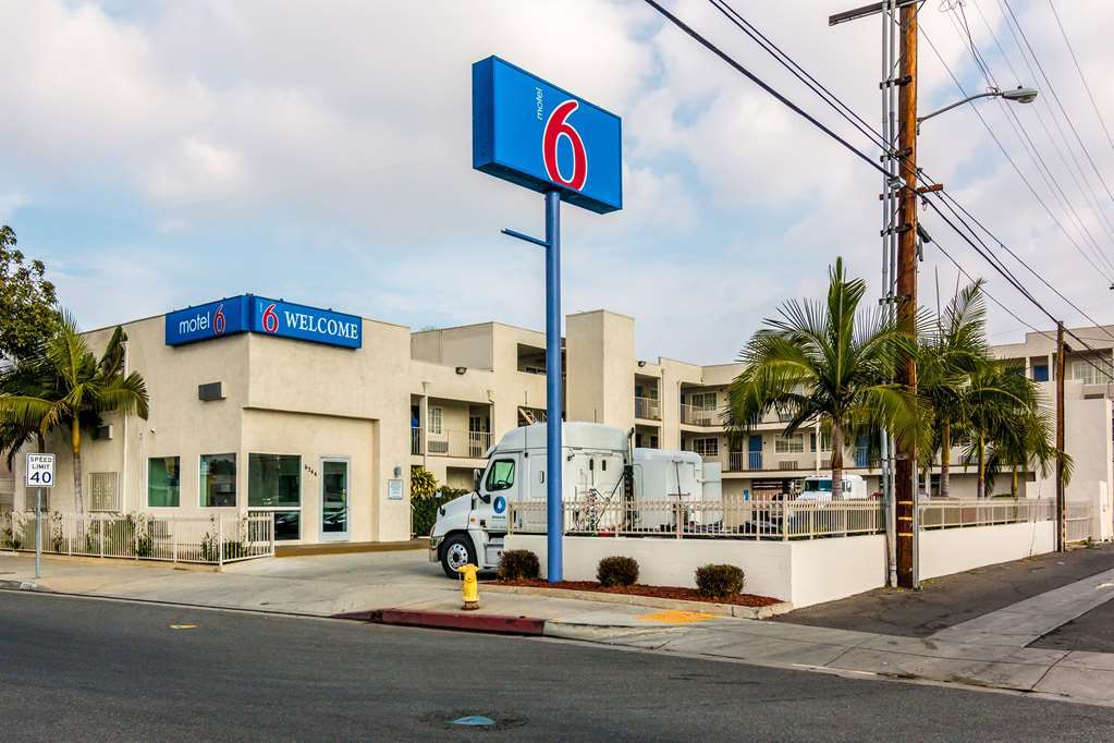 Motel 6 Bell Gardens Eksteriør bilde