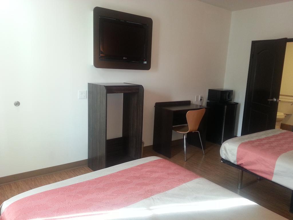 Motel 6 Bell Gardens Eksteriør bilde
