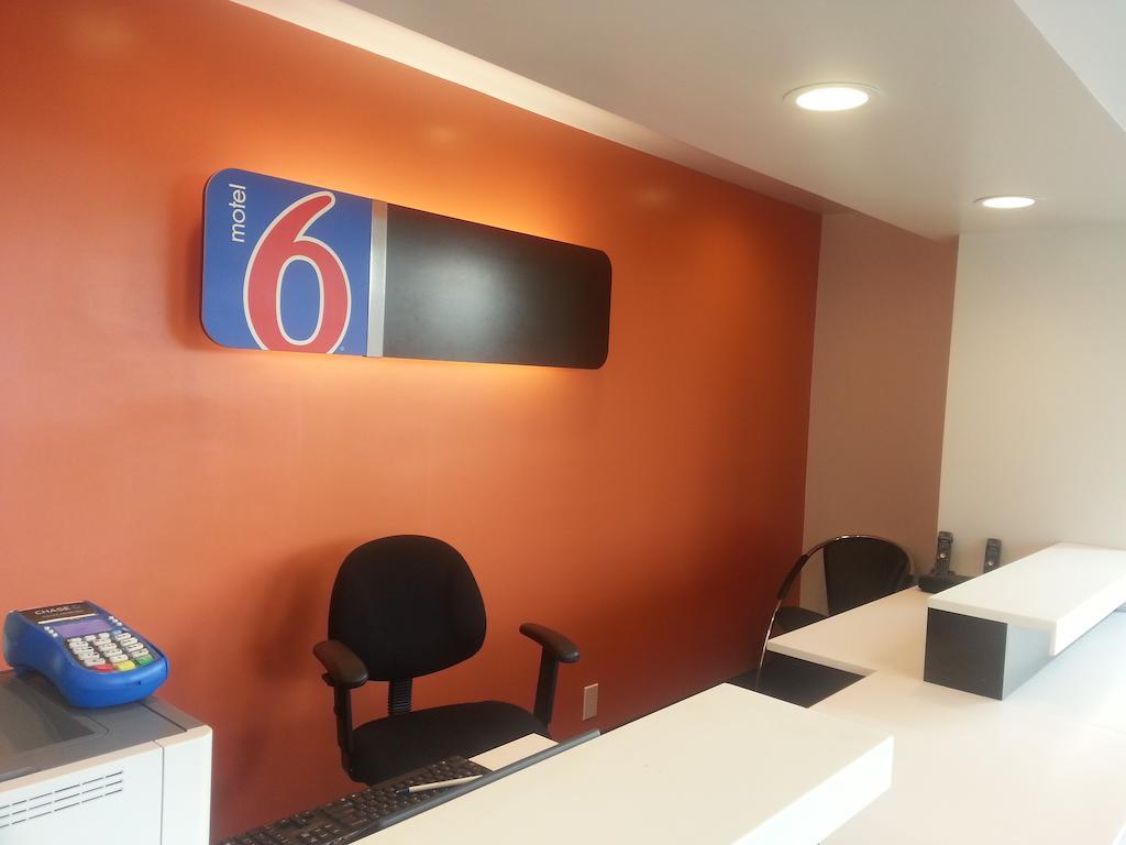 Motel 6 Bell Gardens Eksteriør bilde